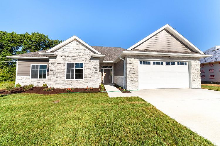 1st image of 1635 N Corbet Dr