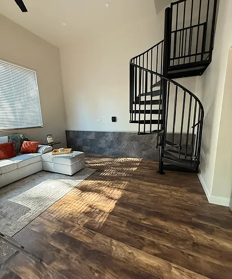Highcrest Dr — Photo 2