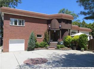 1310 Forest Hill Rd, Staten Island, NY 10314