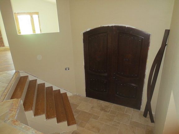 2nd image of 990 Country Club Est