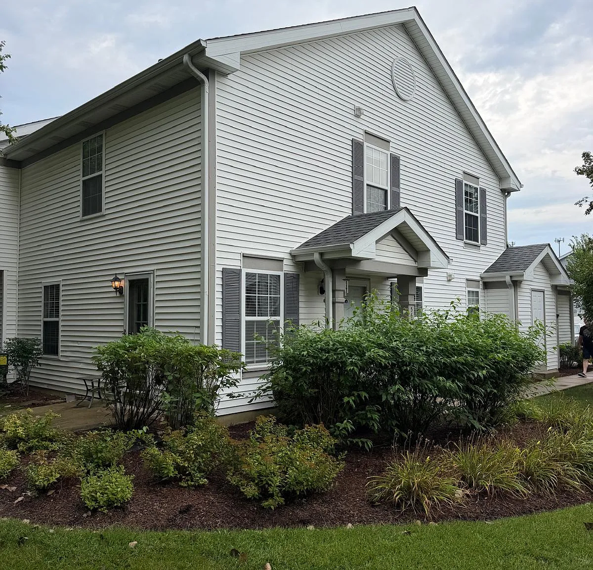 3 bed, 2.5 bath, 1510 sqft, $3,000 — Photo 3