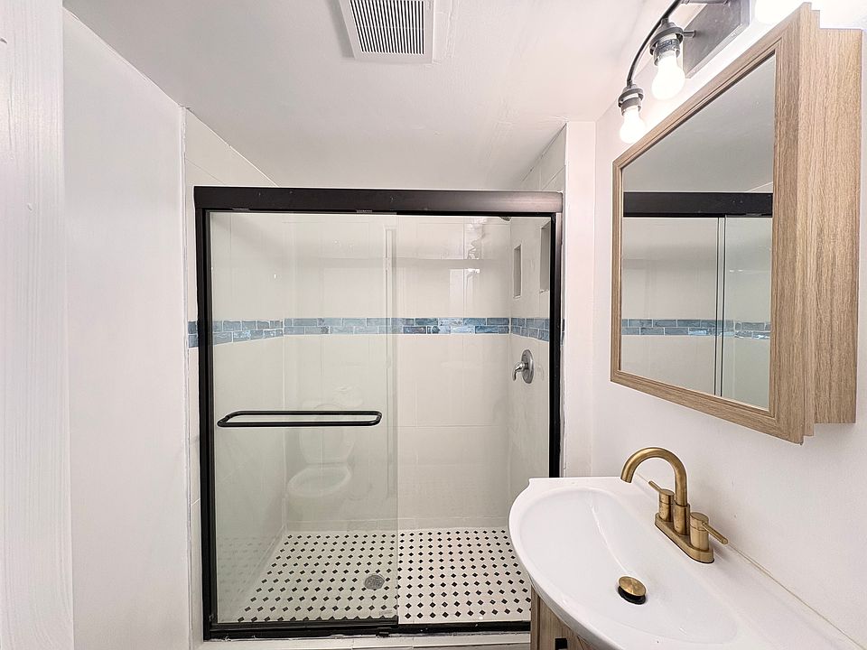 1st image of 1045 Flemington St