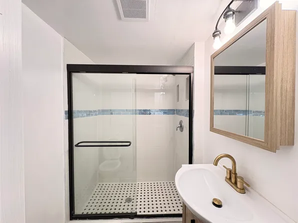 1045 Flemington St, Pittsburgh, PA 15217