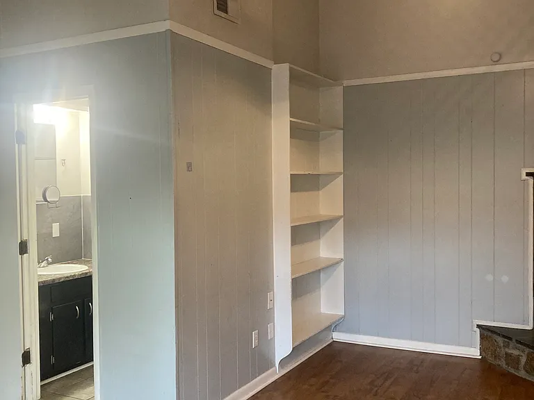 959 Timberlake Dr #4 — Photo 3