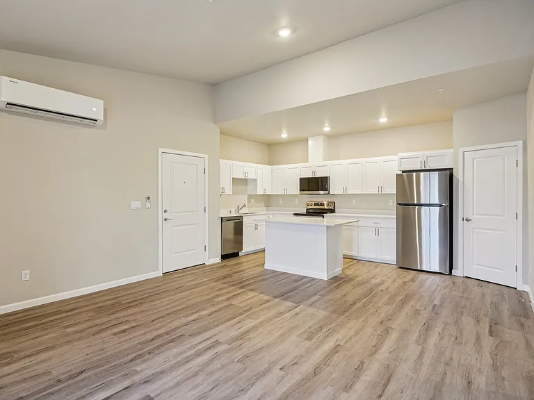 Tahoma Terrace Apartments — Photo 78