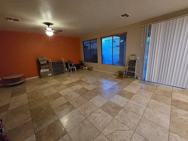 3205 W Pleasant Ln — Photo 13