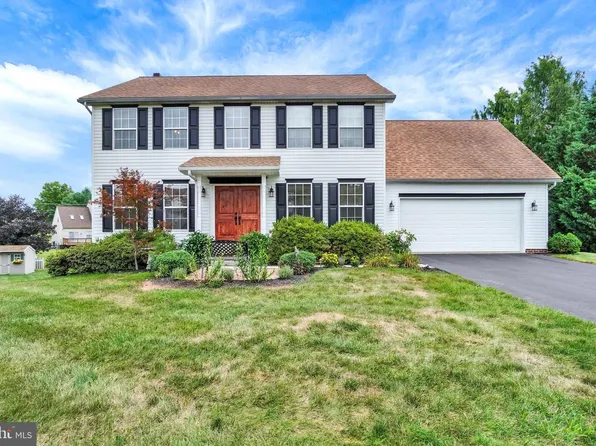 2236 Bernays Dr, York, PA 17404