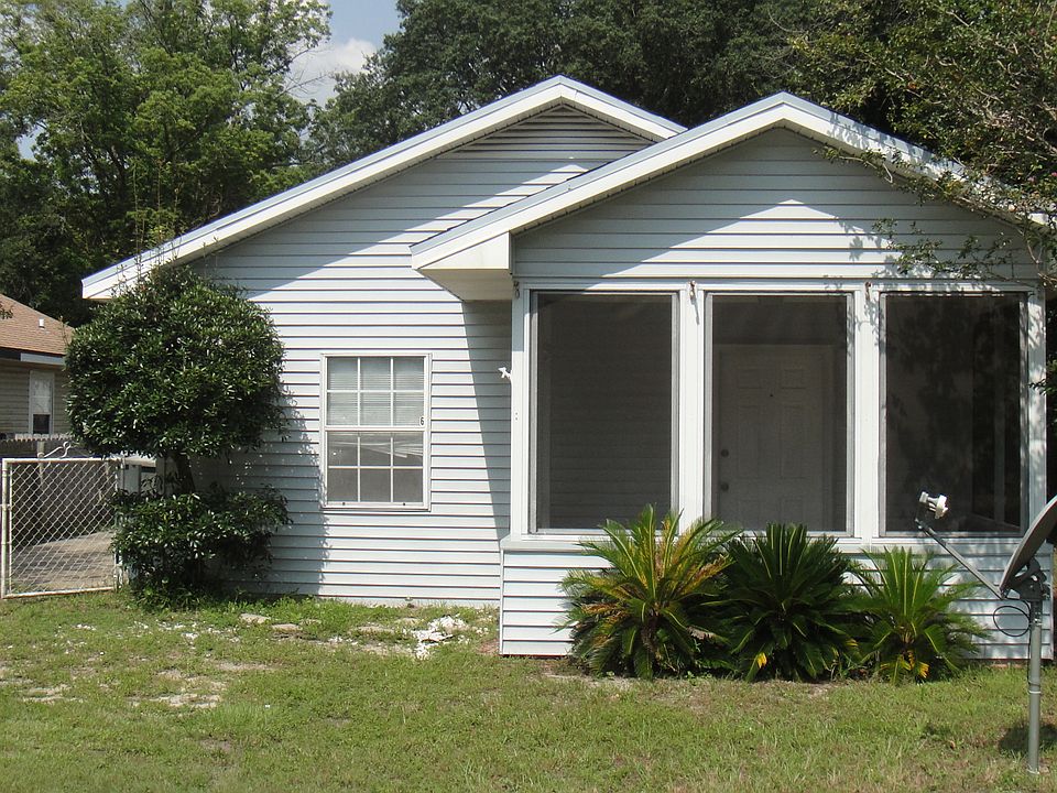 1st image of 6 Elm Ave