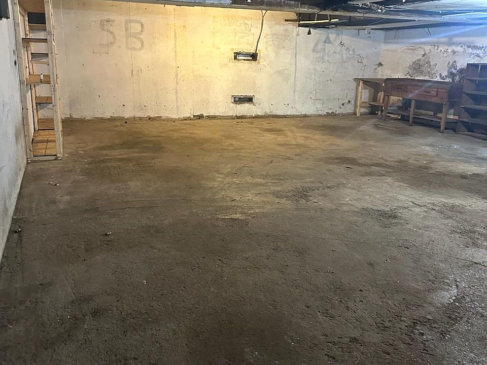 2nd image of 123-132 E 24th St