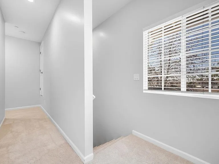 959 13th St — Photo 36