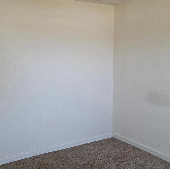 617 Drury Ln — Photo 9