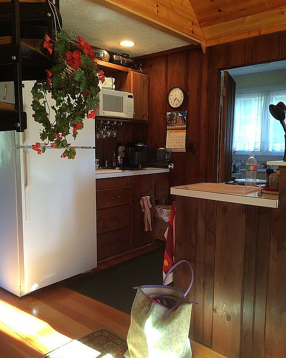2nd image of 4 Carp Rd