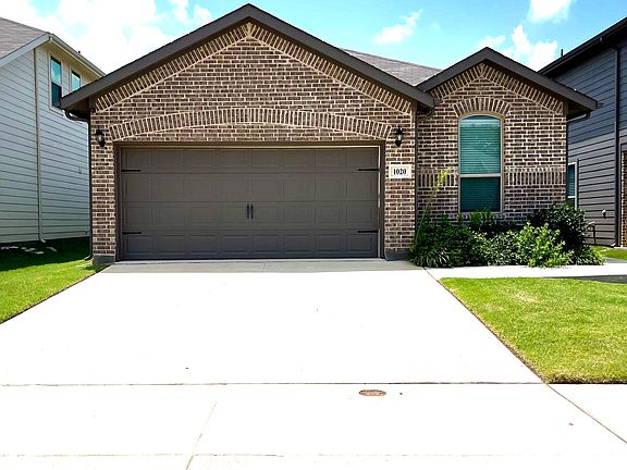 2nd image of 1020 Runnels Ln