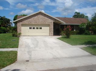 124 Granada St, Royal Palm Beach, FL 33411