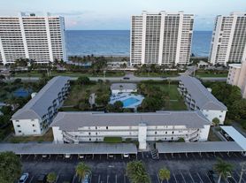 2730 Banyan Rd, Boca Raton, FL