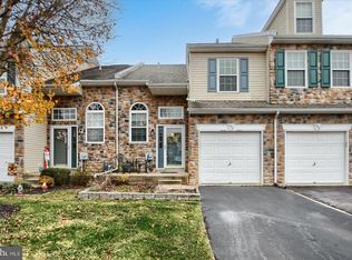 557 Broxton Ct, Harleysville, PA 19438