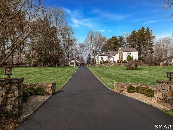 3rd image of 773 Ridgebury Road