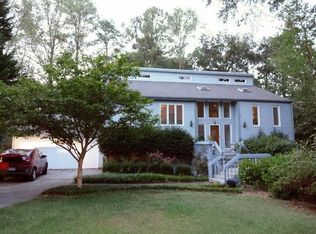 3843 Ivey Ln, Lilburn, GA 30047