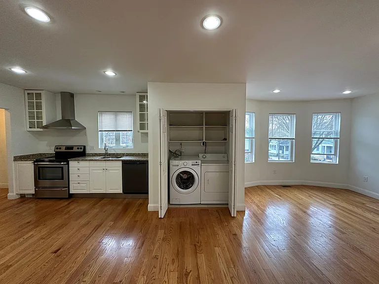 89 Walnut St — Photo 6