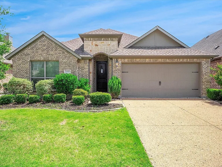 16400 Stillhouse Hollow Ct — Photo 1