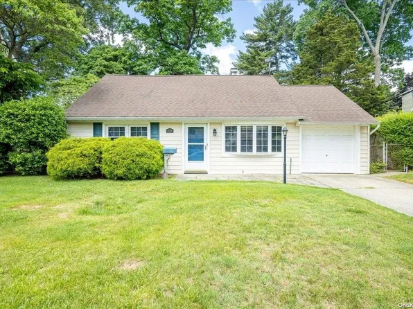 1726 Auburn Road, Wantagh, NY 11793