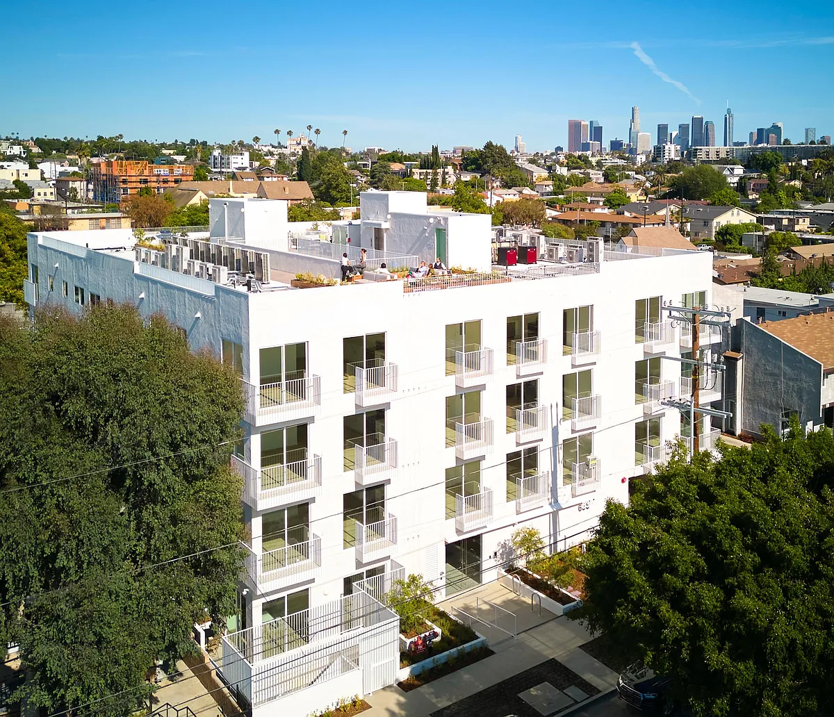 Building Photo - 636 N Juanita Ave