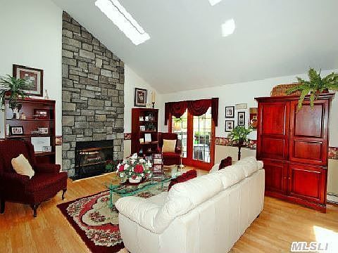 5th image of 9 Yorktown Ct