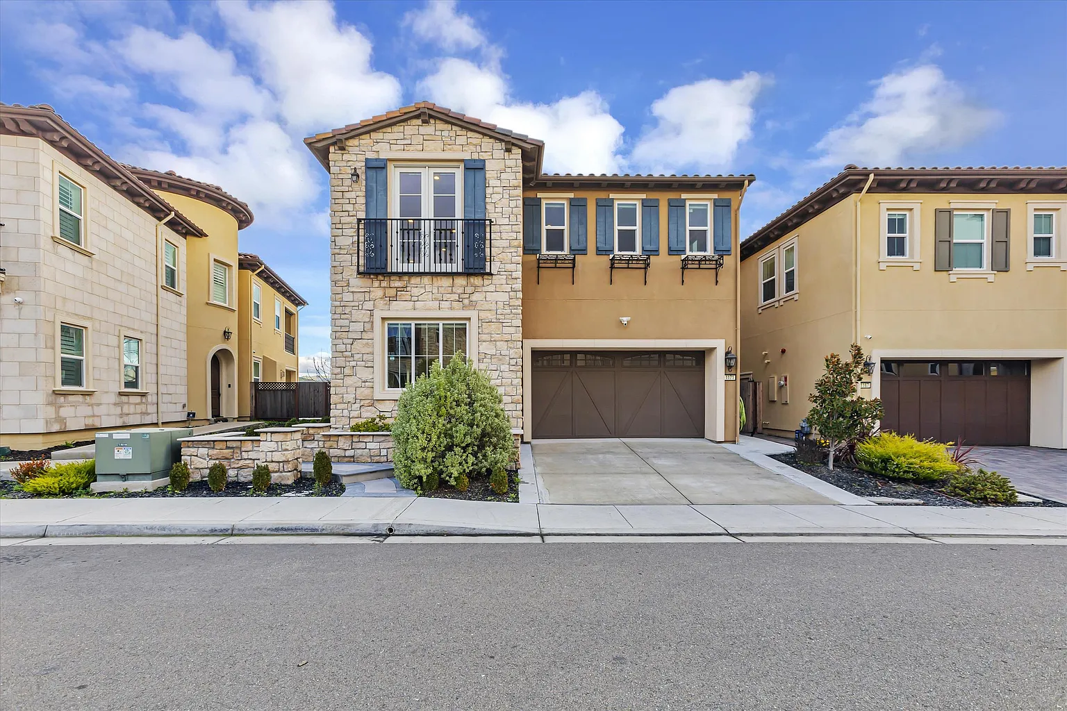 1171 Trumpet Vine Ln photo 1