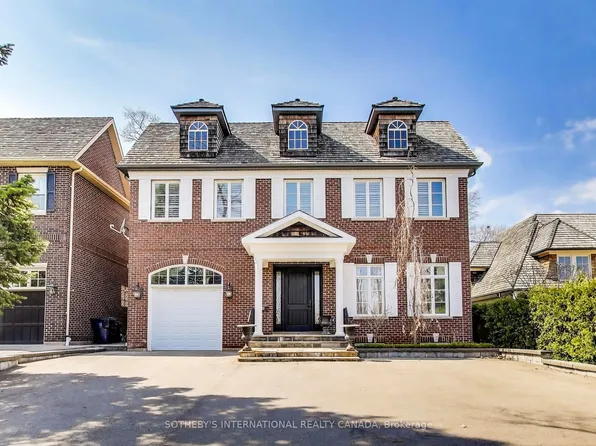 16 Saint Phillips Rd, Toronto, ON M9P 2N6