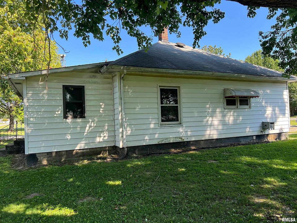 611 E Florence St, Sesser, IL 62884 Zillow