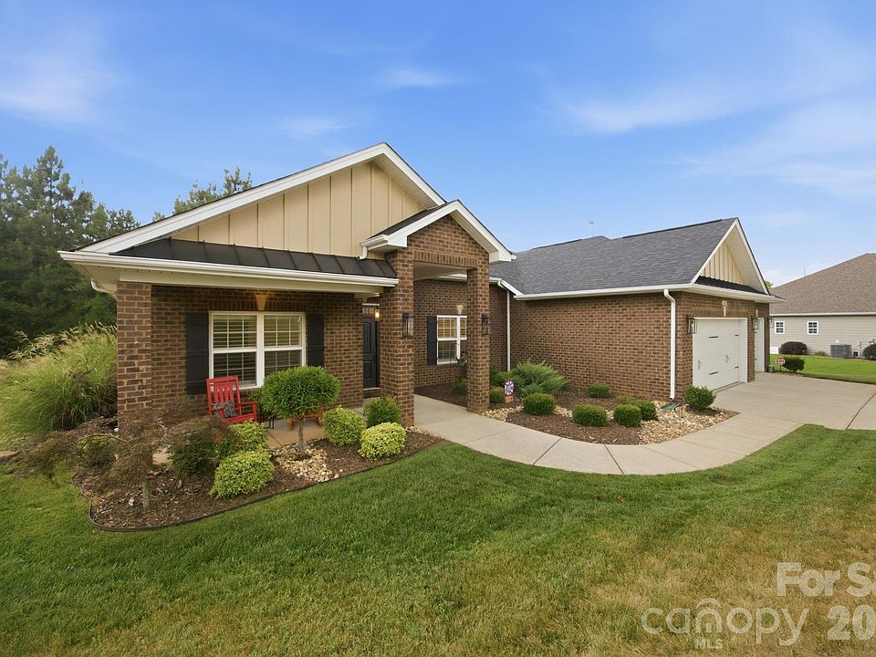 1st image of 193 Hunters Hill Dr