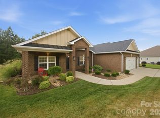 193 Hunters Hill Dr, Statesville, NC 28677