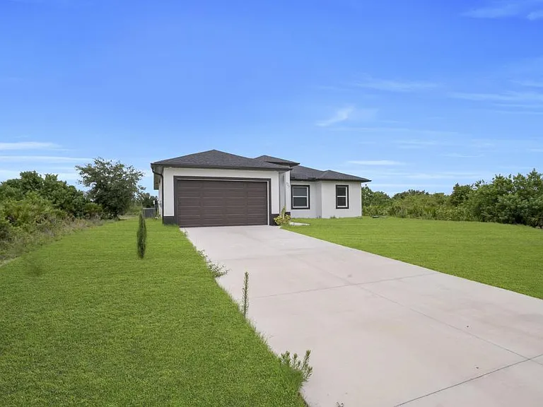 325 Paulcrest Ave — Photo 5
