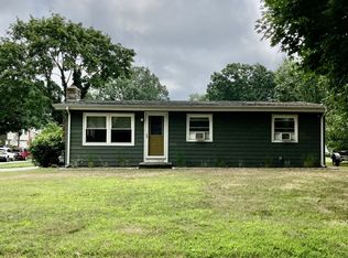 166 Mettatuxet Rd, Narragansett, RI 02882