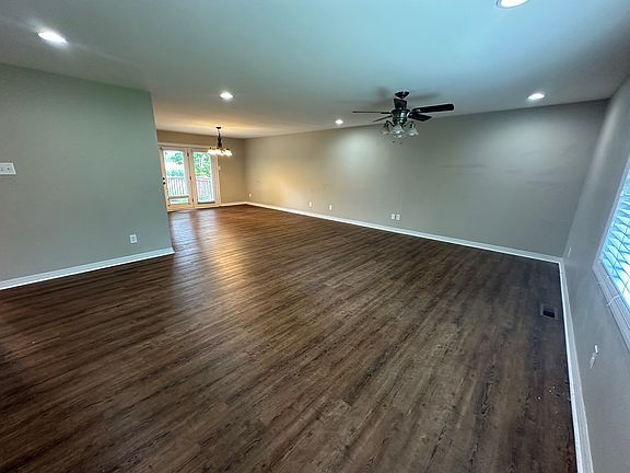 4th image of 1515 Woodbury Ct