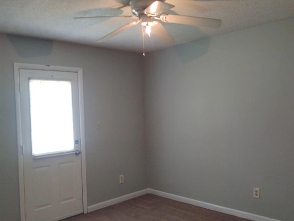 4th image of 12100 Carriage Ct SE APT B