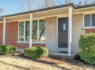 938 Rosaire Dr, Saint Louis, MO 63126
