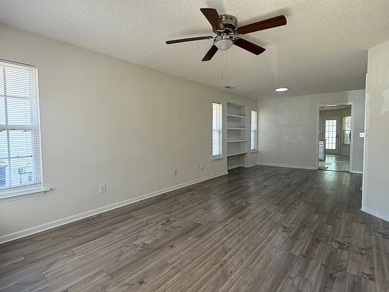 4832 Lighthouse Ct — Photo 5