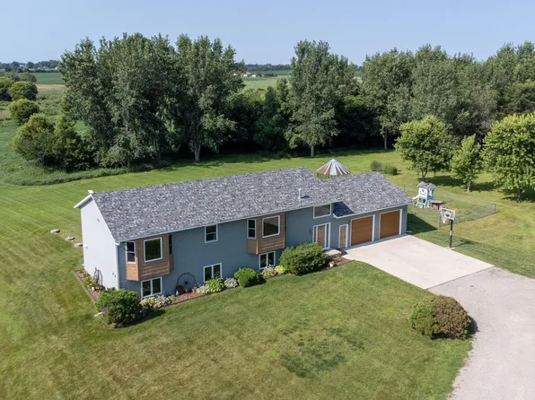 4519 150th St, Glencoe, MN 55336