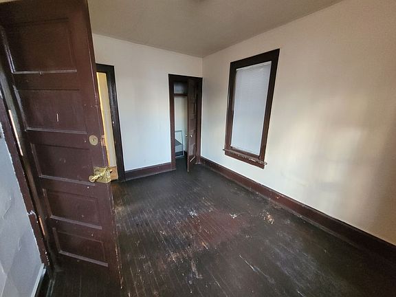4th image of 1609 W Meinecke Ave