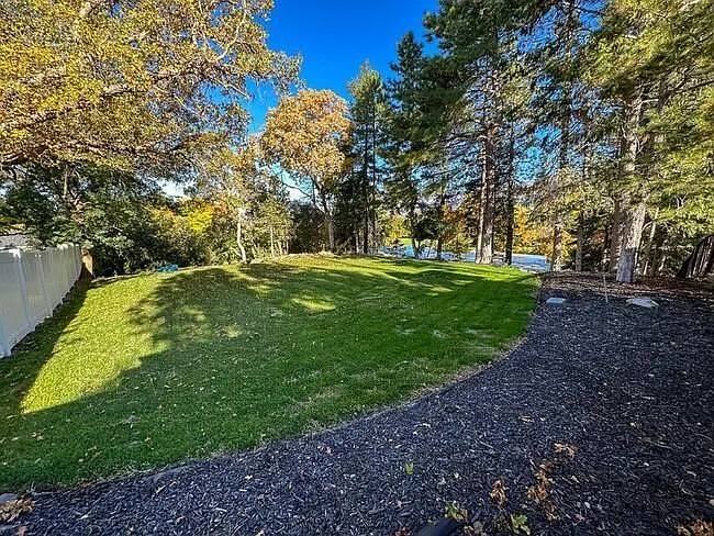 1543 Oakcrest Dr — Photo 8