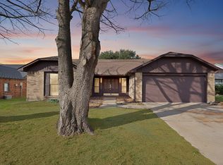 3100 Wintersmith Dr, Arlington, TX 76014