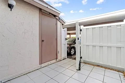 2 bed, 1.5 bath, 1058 sqft, $1,950 — Photo 2