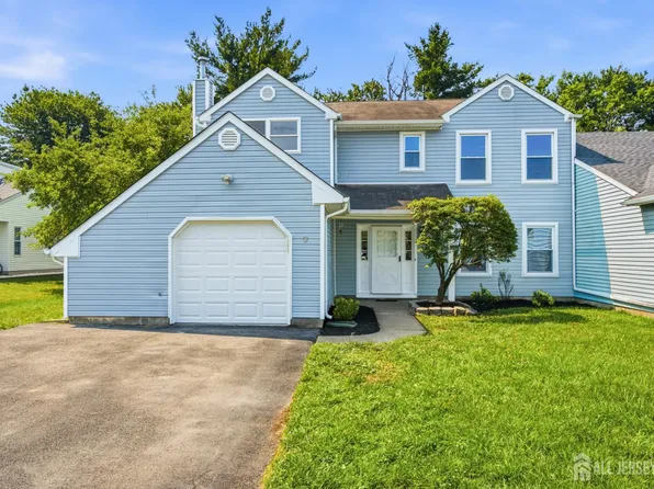 3 Karnell Ct, Edison, NJ 08820
