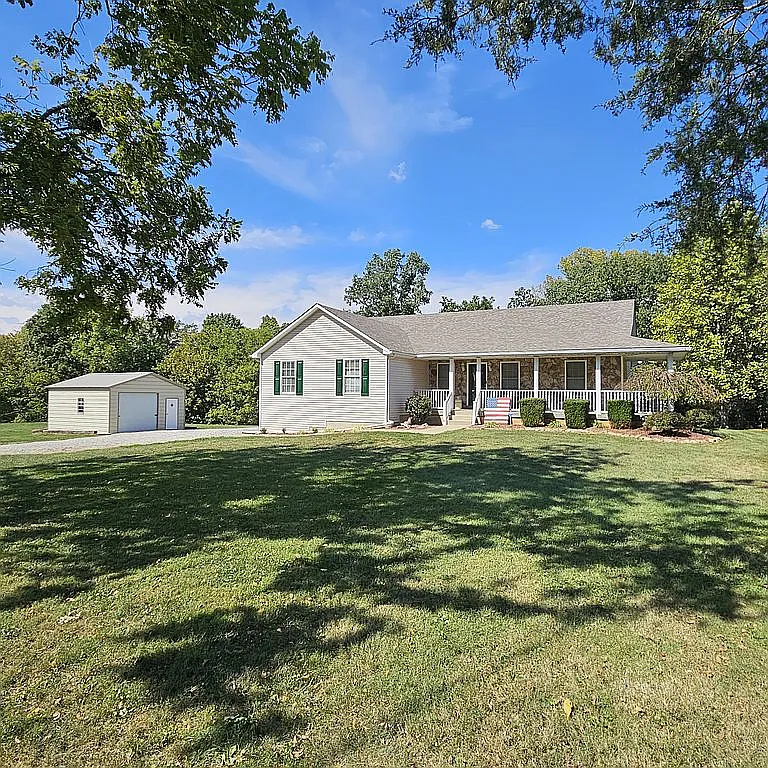 440 Stoney Ln photo 1