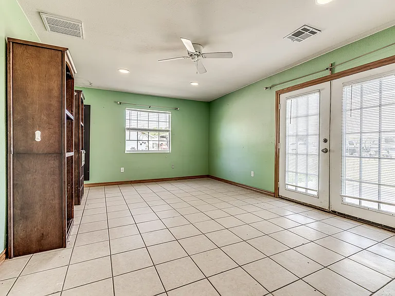 20961 Holden St — Photo 42
