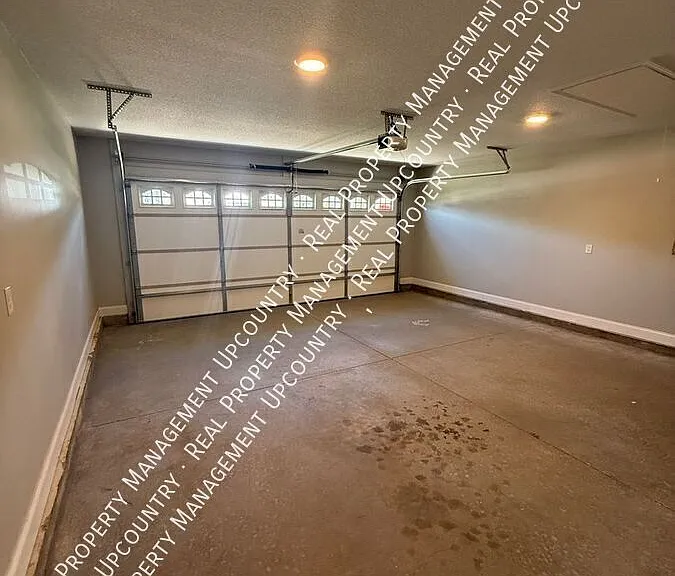747 Shelburne Ln — Photo 18