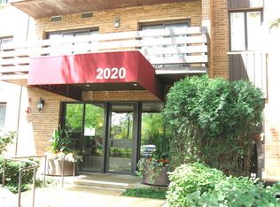2020 Chestnut Ave APT 406, Glenview, IL 60025