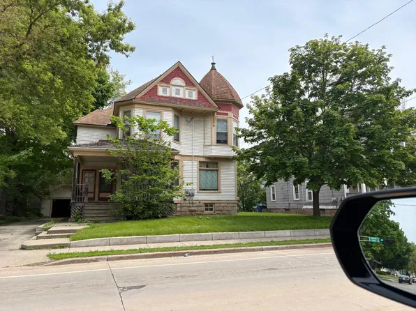 650 Jackson St, Oshkosh, WI 54901