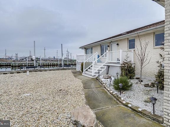 4th image of 109 Bay Shore Dr